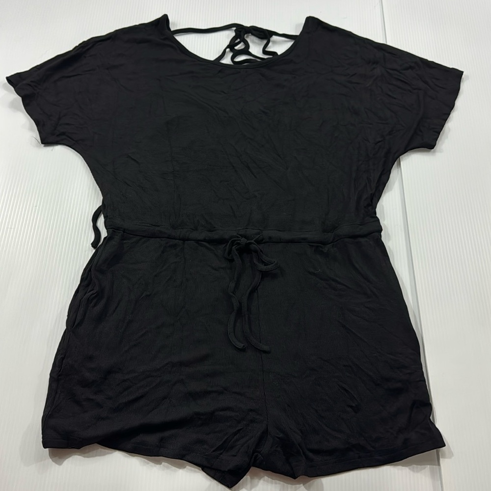 376. NWT women’s Elegant Black Romper (m)‎